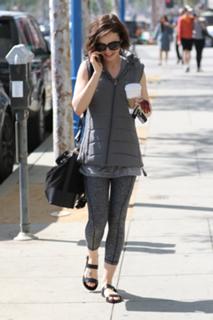 Lily Collins feet photo thumbnail