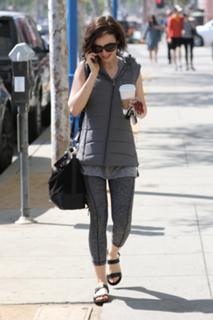 Lily Collins feet photo thumbnail