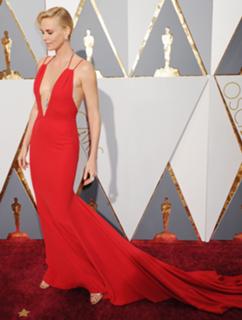 Charlize Theron feet photo thumbnail