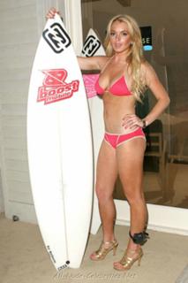 Lindsay Lohan feet photo thumbnail