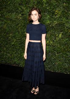 Lily Collins feet photo thumbnail