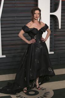 Juliette Lewis feet photo thumbnail