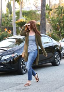 Lana Del Rey feet photo thumbnail
