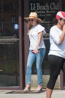 Reese Witherspoon feet photo thumbnail