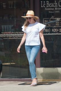 Reese Witherspoon feet photo thumbnail