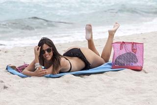Claudia Romani feet photo thumbnail