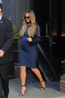 Chrissy Teigen feet photo thumbnail