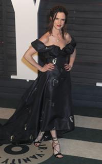 Juliette Lewis feet photo thumbnail