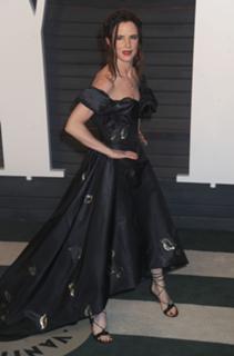 Juliette Lewis feet photo thumbnail