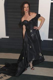 Juliette Lewis feet photo thumbnail