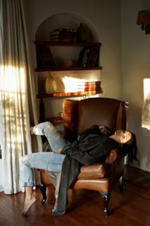 Ariel Winter feet photo thumbnail