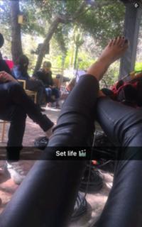 Jessica Alba feet photo thumbnail