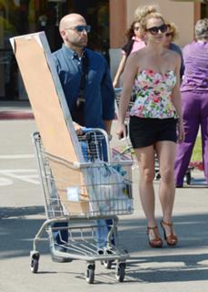 Britney Spears feet photo thumbnail