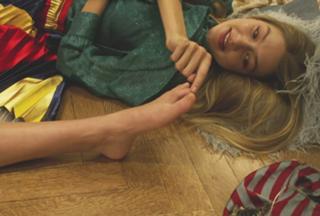 Kendall Jenner feet photo thumbnail