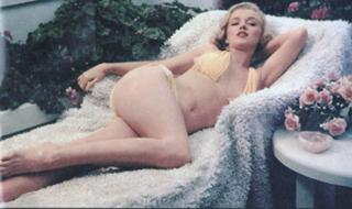 Marilyn Monroe feet photo thumbnail