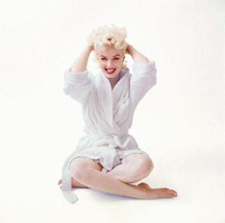 Marilyn Monroe feet photo thumbnail