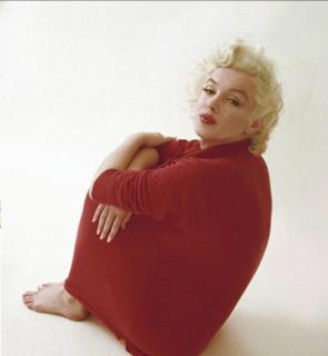 Marilyn Monroe feet photo thumbnail