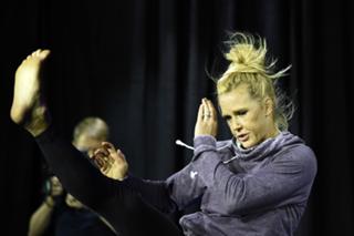 Holly Holm feet photo thumbnail