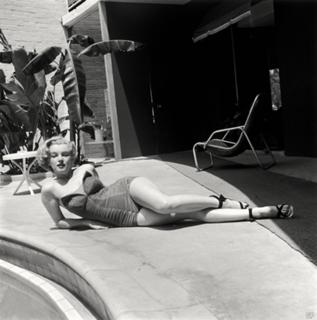 Marilyn Monroe feet photo thumbnail