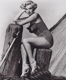 Marilyn Monroe feet photo thumbnail
