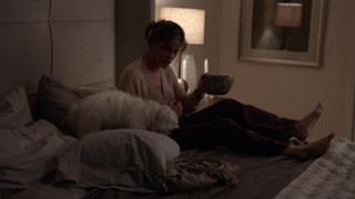 Amanda Peet feet photo thumbnail