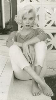 Marilyn Monroe feet photo thumbnail