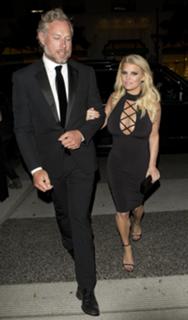 Jessica Simpson feet photo thumbnail