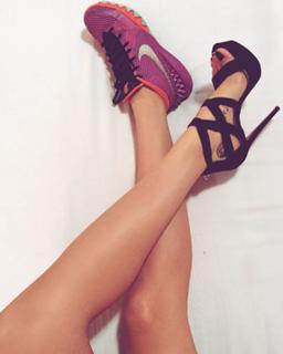 Valentina Vignali feet photo thumbnail
