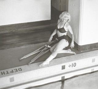 Marilyn Monroe feet photo thumbnail