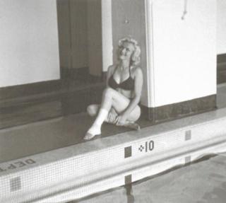 Marilyn Monroe feet photo thumbnail