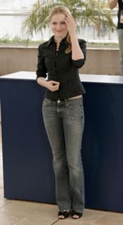 Evan Rachel Wood feet photo thumbnail