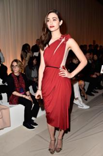 Emmy Rossum feet photo thumbnail