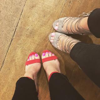 Lucy Hale feet photo thumbnail