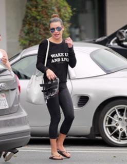 Lea Michele feet photo thumbnail