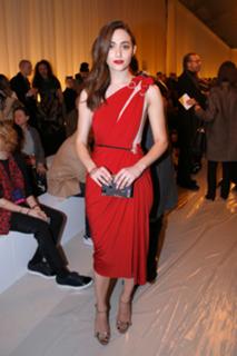 Emmy Rossum feet photo thumbnail