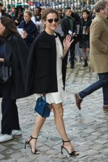 Riley Keough feet photo thumbnail