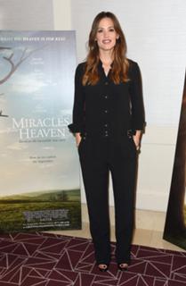Jennifer Garner feet photo thumbnail