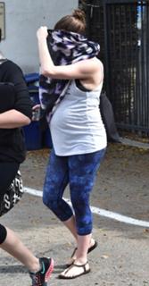 Anne Hathaway feet photo thumbnail