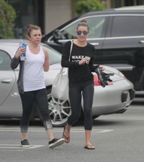 Lea Michele feet photo thumbnail