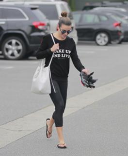 Lea Michele feet photo thumbnail