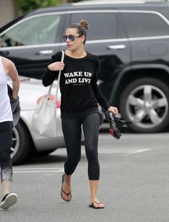 Lea Michele feet photo thumbnail