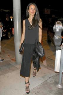 Jordana Brewster feet photo thumbnail