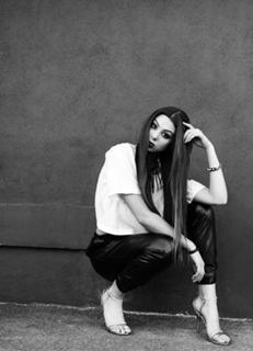 Kira Kosarin feet photo thumbnail