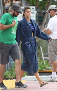 Alexandra Daddario feet photo thumbnail
