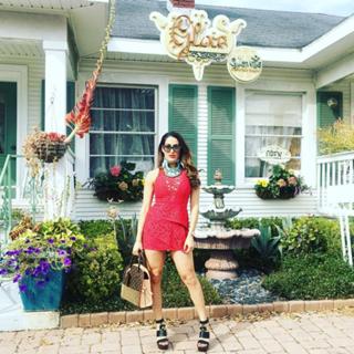 Nikki Garcia feet photo thumbnail