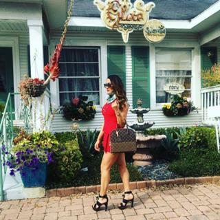 Nikki Garcia feet photo thumbnail