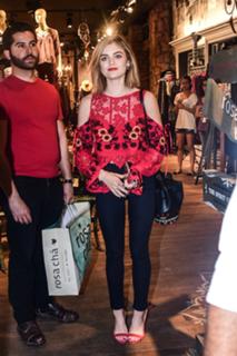 Lucy Hale feet photo thumbnail