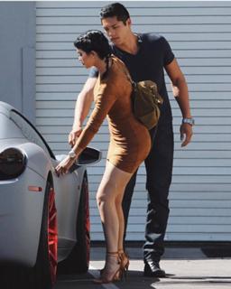 Kylie Jenner feet photo thumbnail