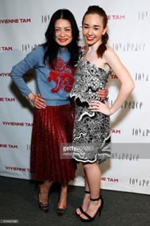 Holly Taylor feet photo 2