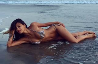 Nicole Scherzinger feet photo thumbnail